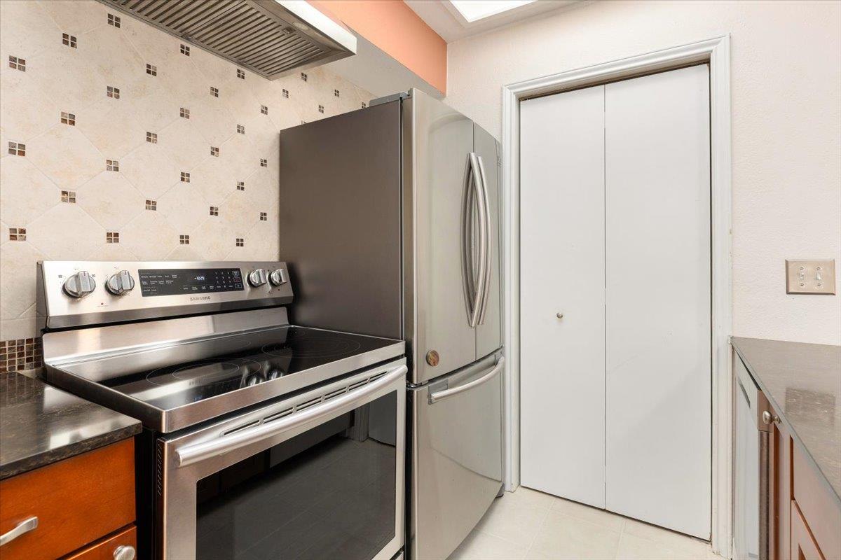 4711 Spicewood Springs RD # 222 Unit: 4-222