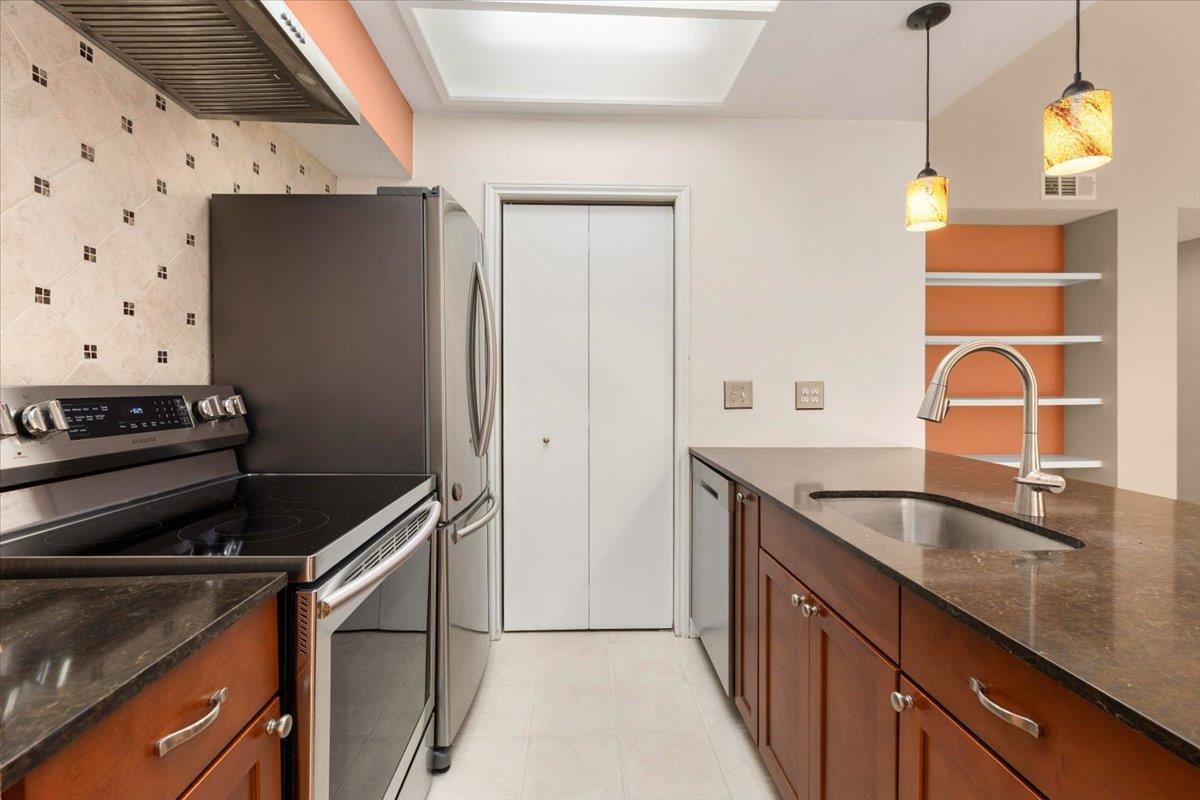4711 Spicewood Springs RD # 222 Unit: 4-222