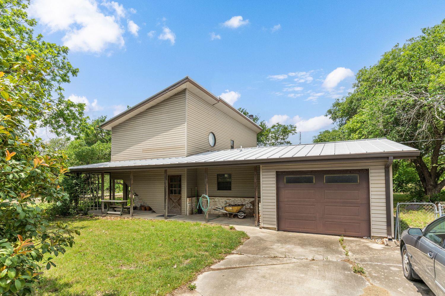 907 Horace Howard DR