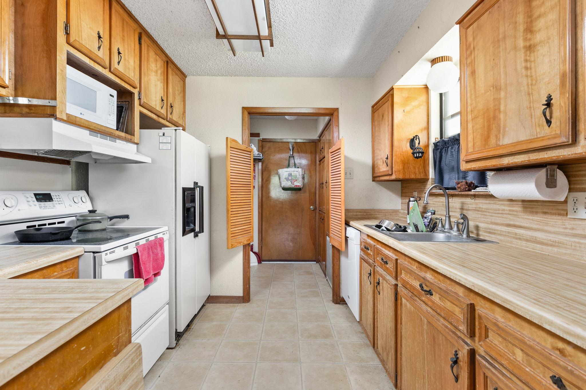907 Horace Howard DR