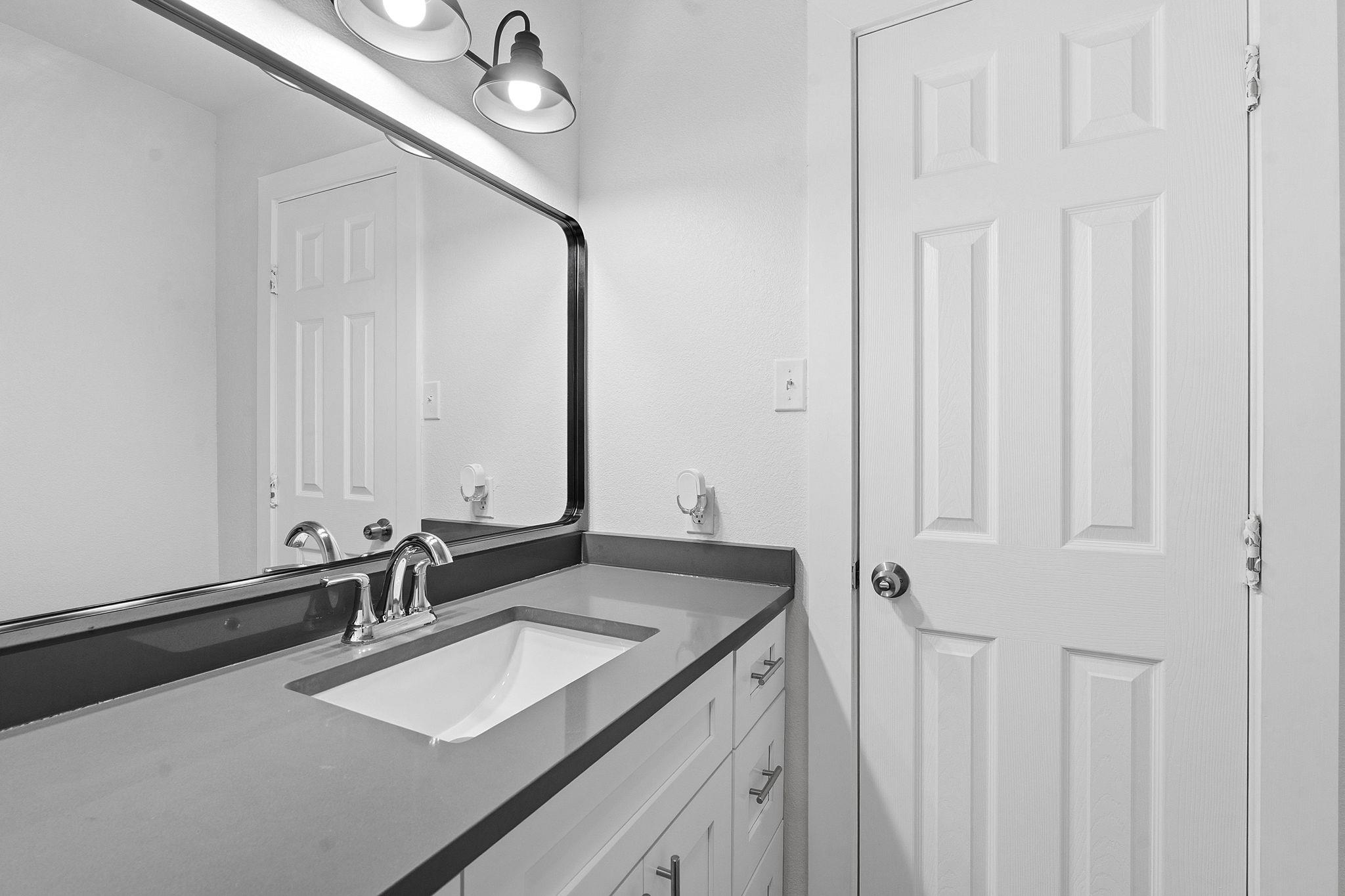 1911 Hearthside DR Unit: A/B