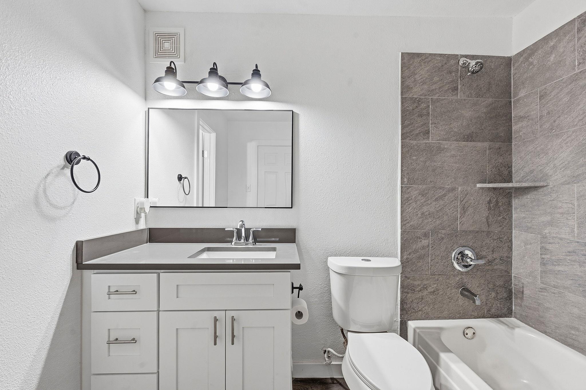 1911 Hearthside DR Unit: A/B