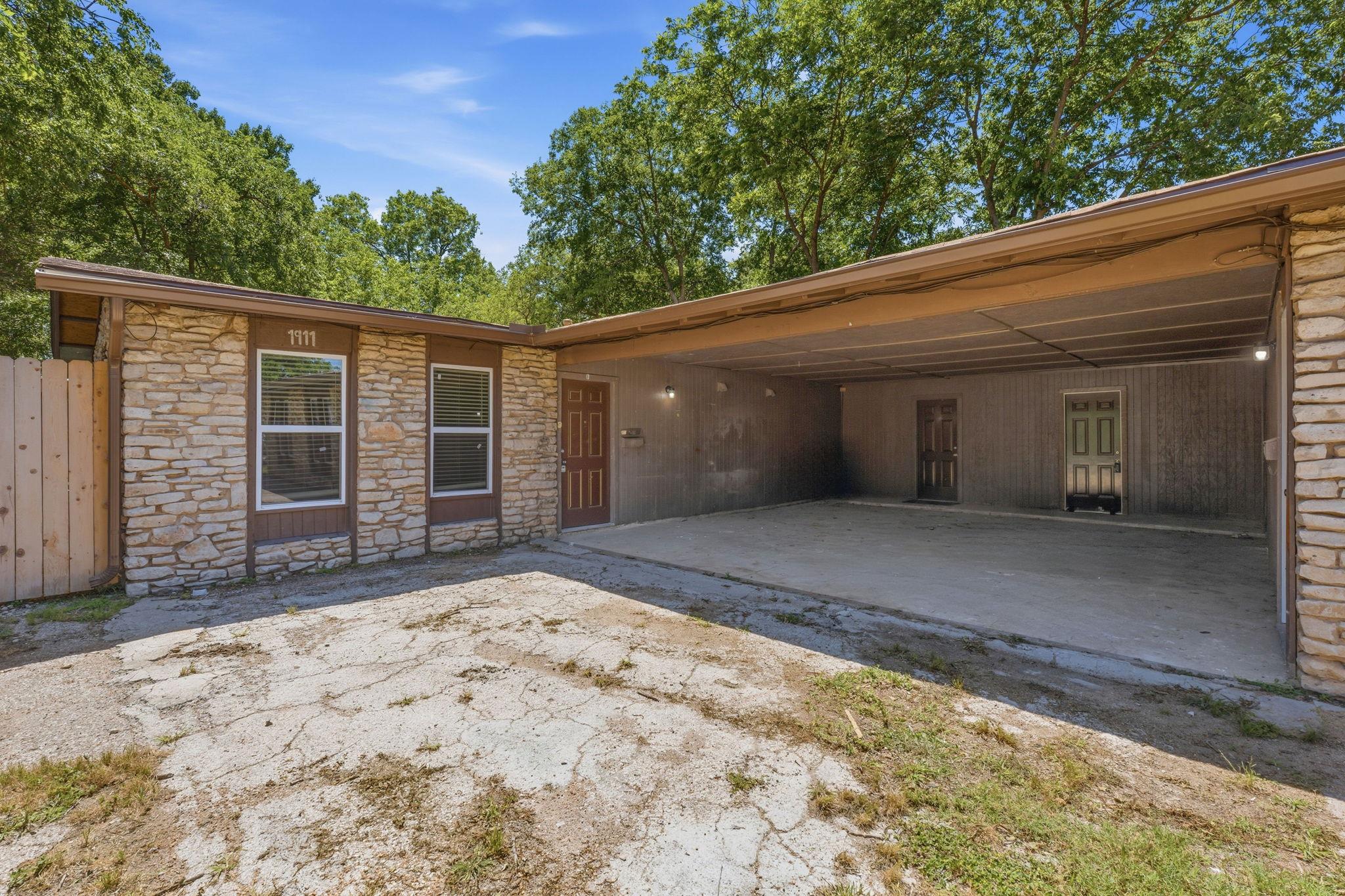 1911 Hearthside DR Unit: A/B