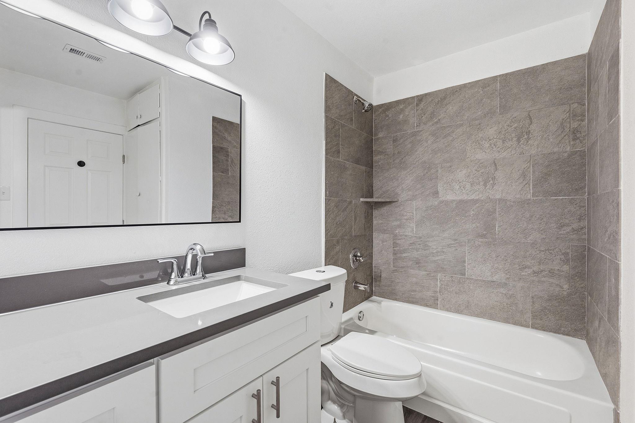 1911 Hearthside DR Unit: A/B