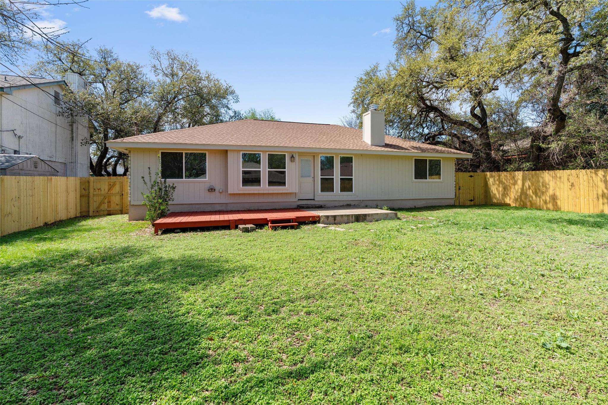 212 Rockcrest DR
