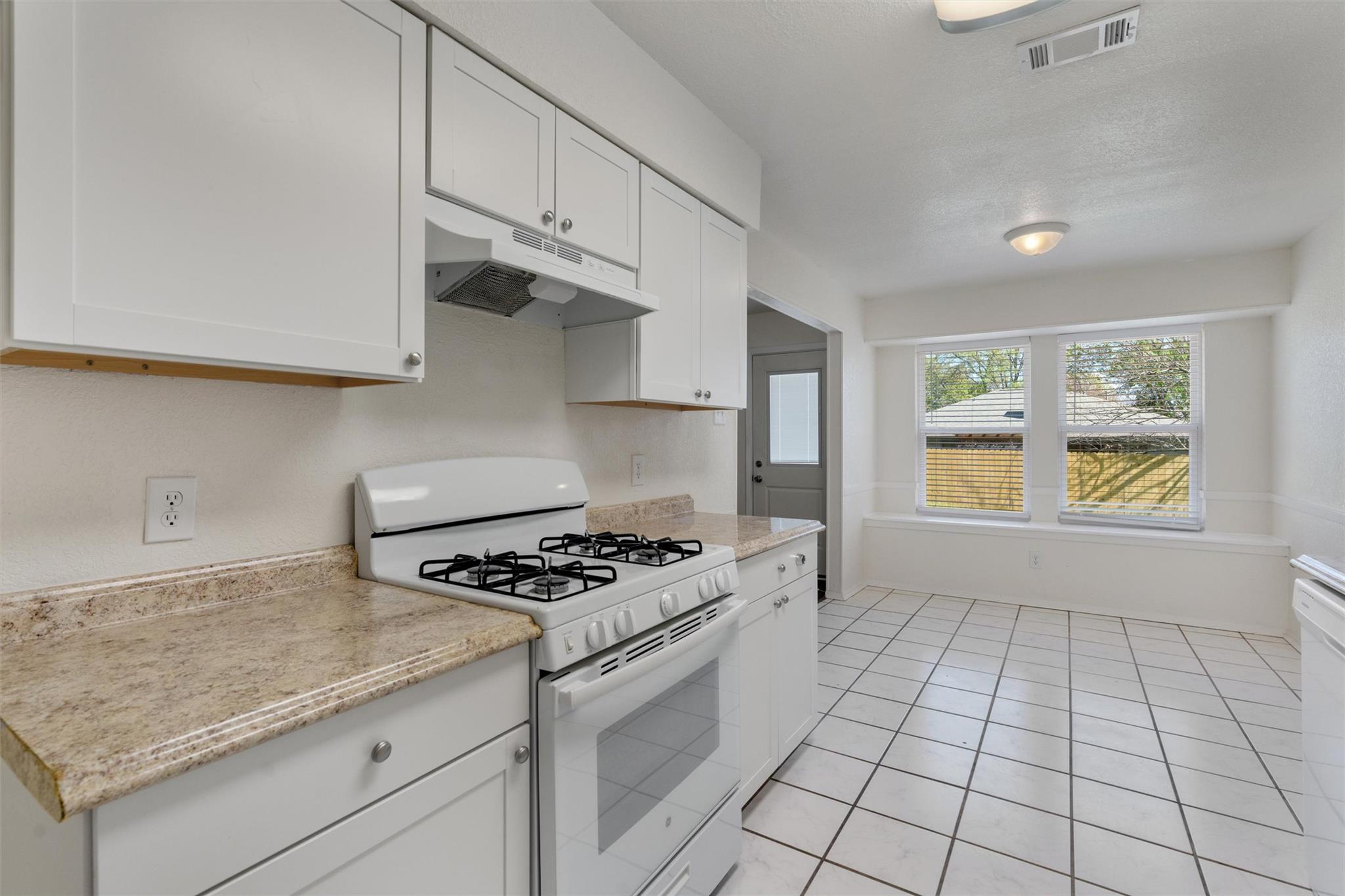 212 Rockcrest DR