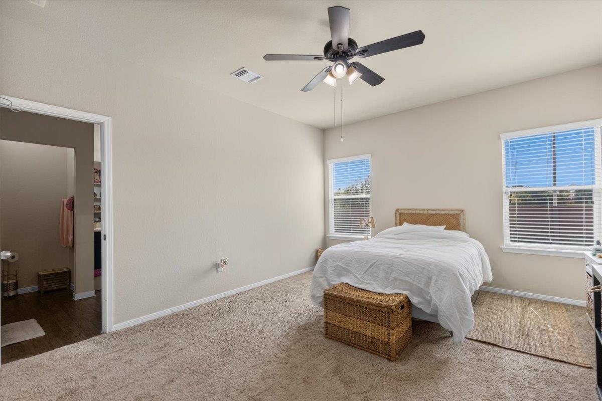 11913 Riparian RD