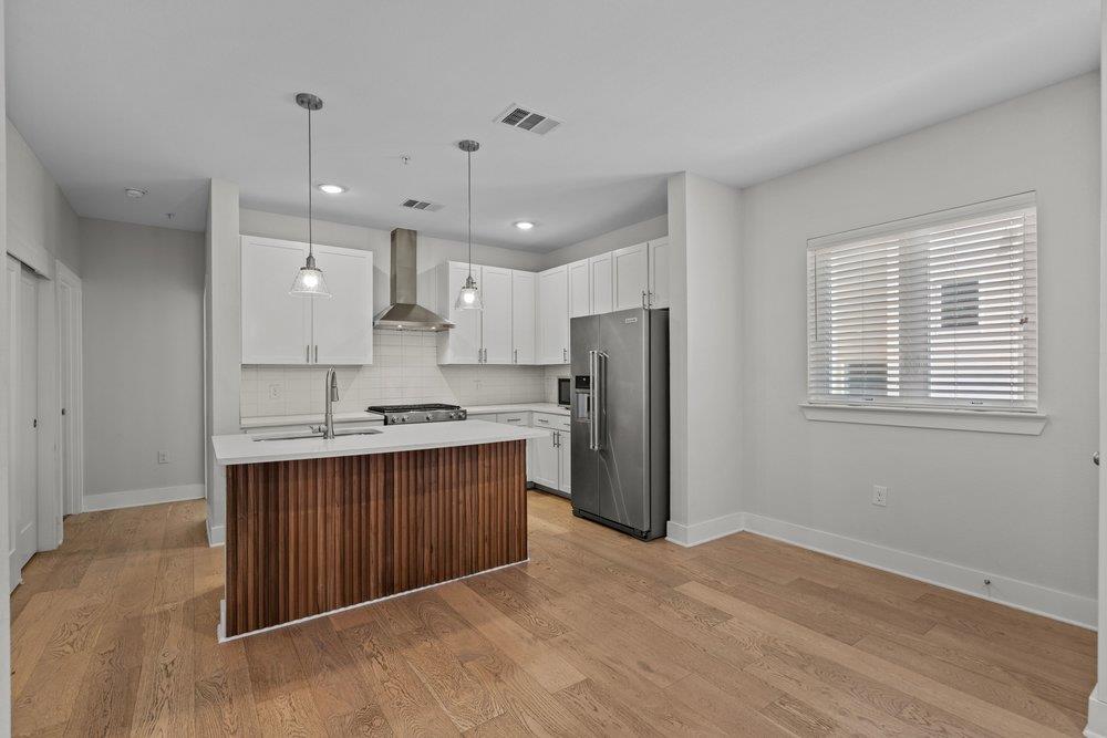 2827 Manor RD # 2201