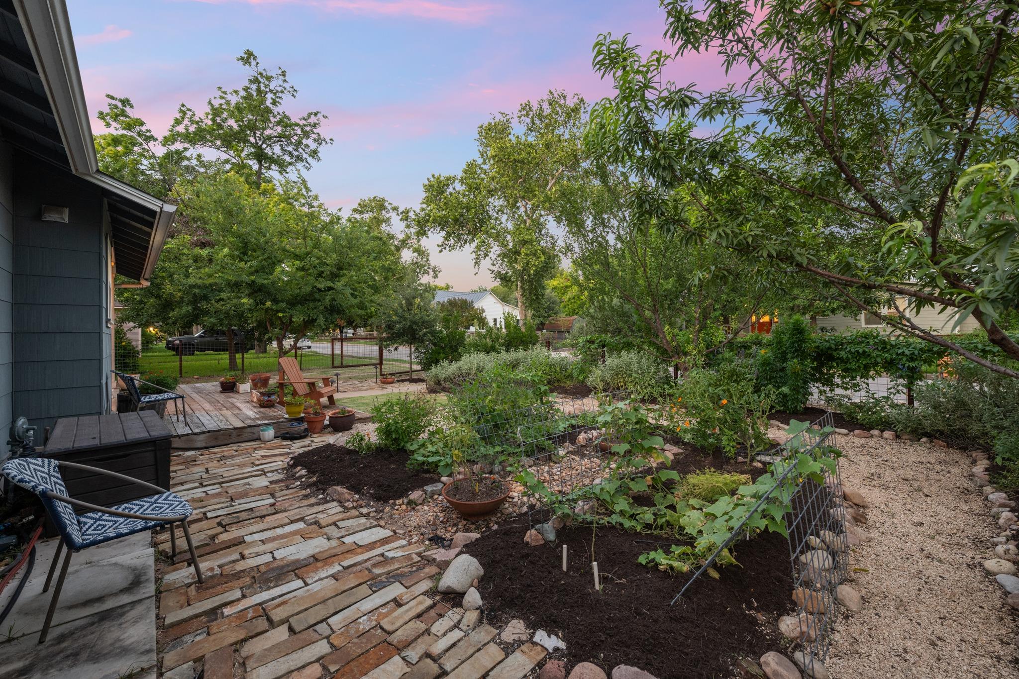 5802 Chesterfield Ave