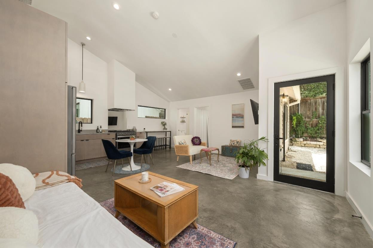 804 W Annie ST # 2
