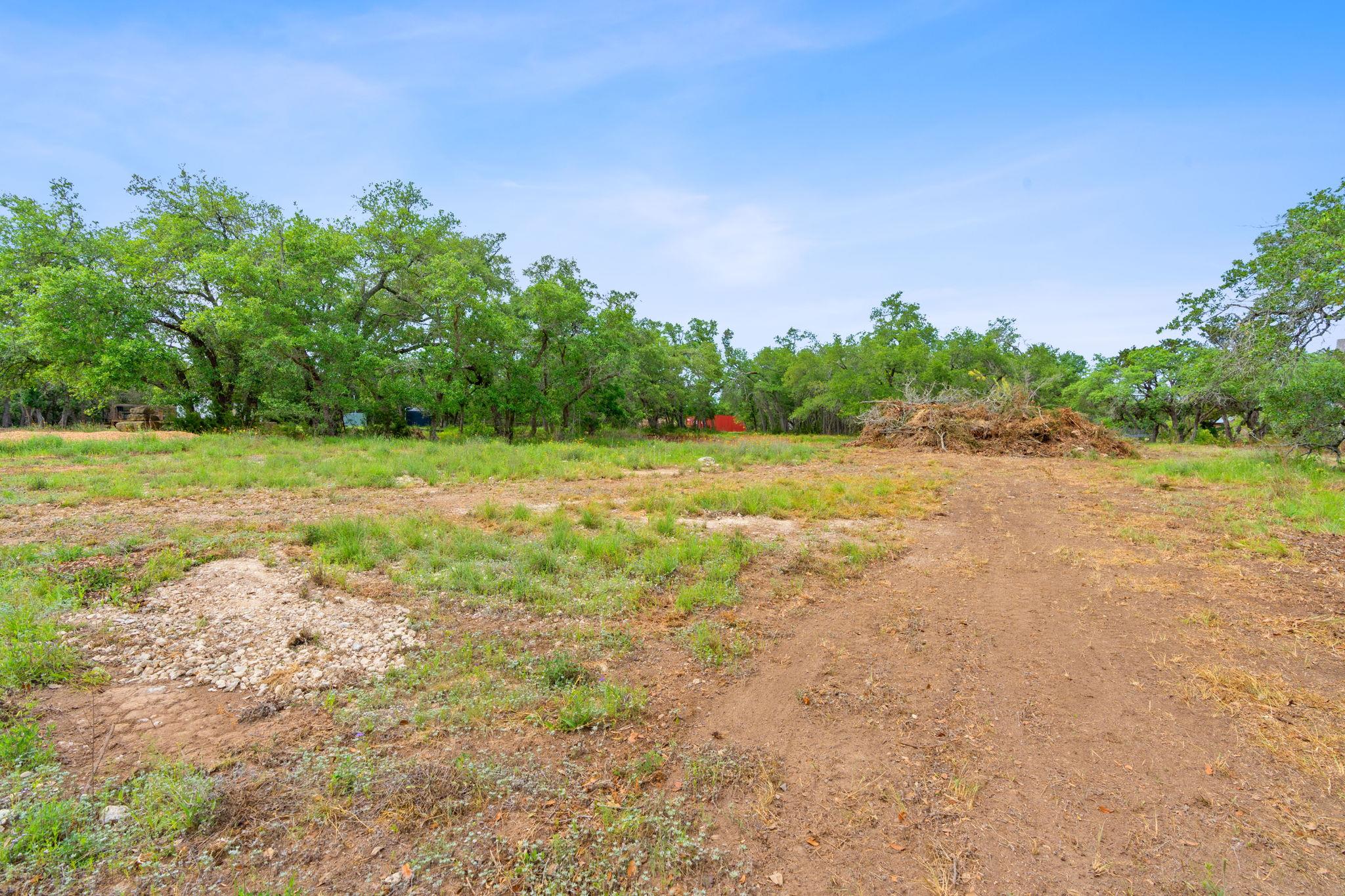 385 Country LN