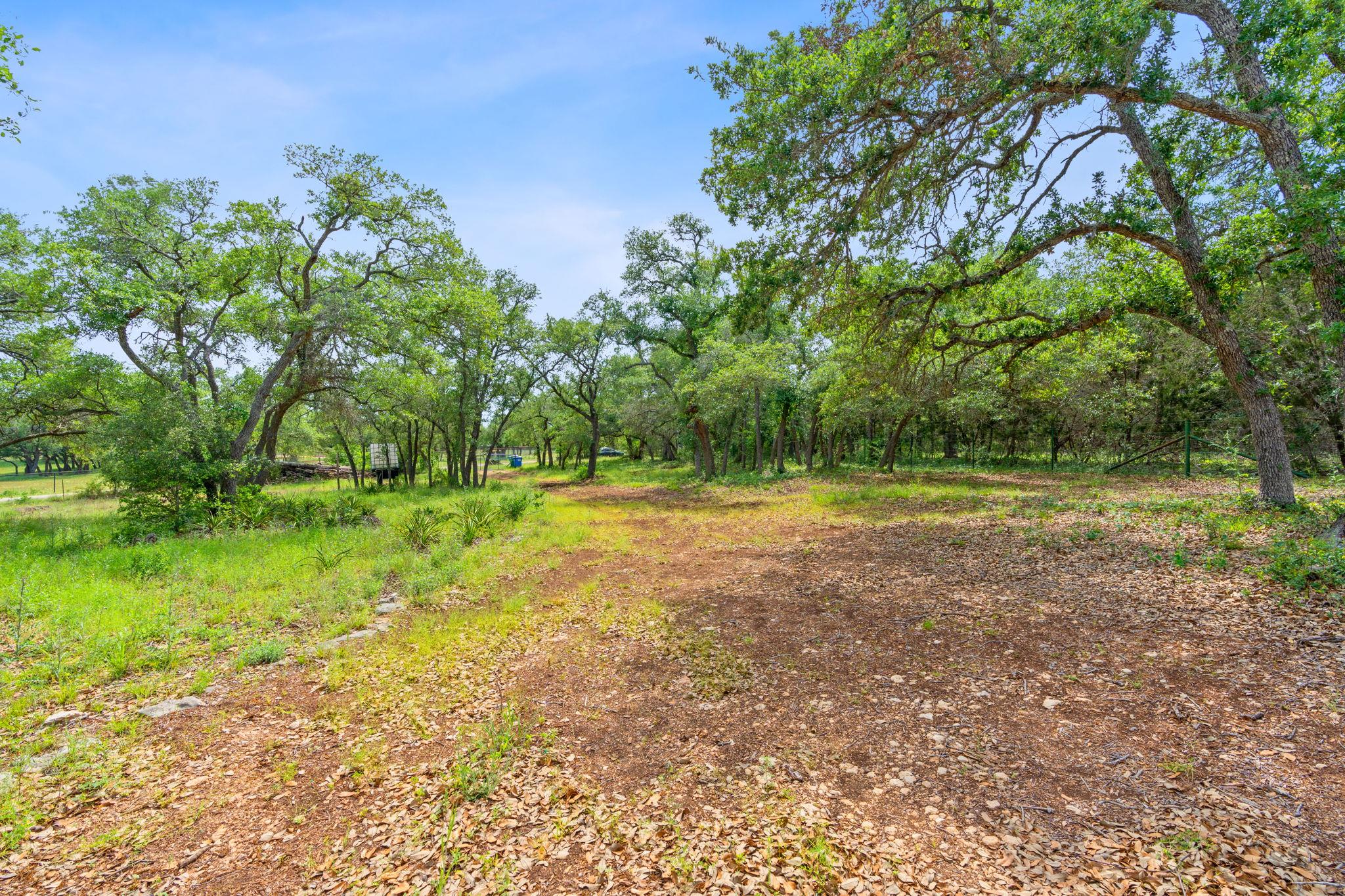 385 Country LN