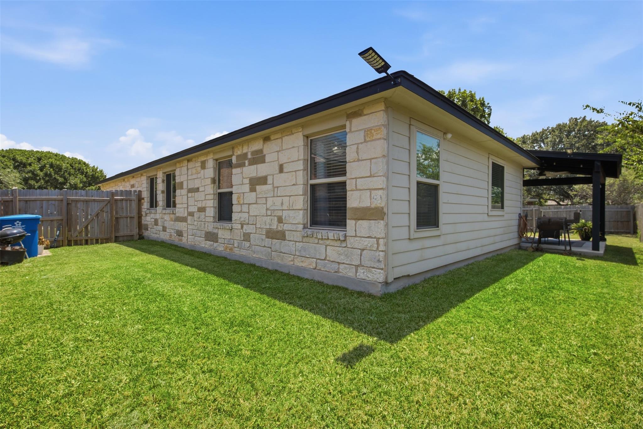1617 Sunflower ST