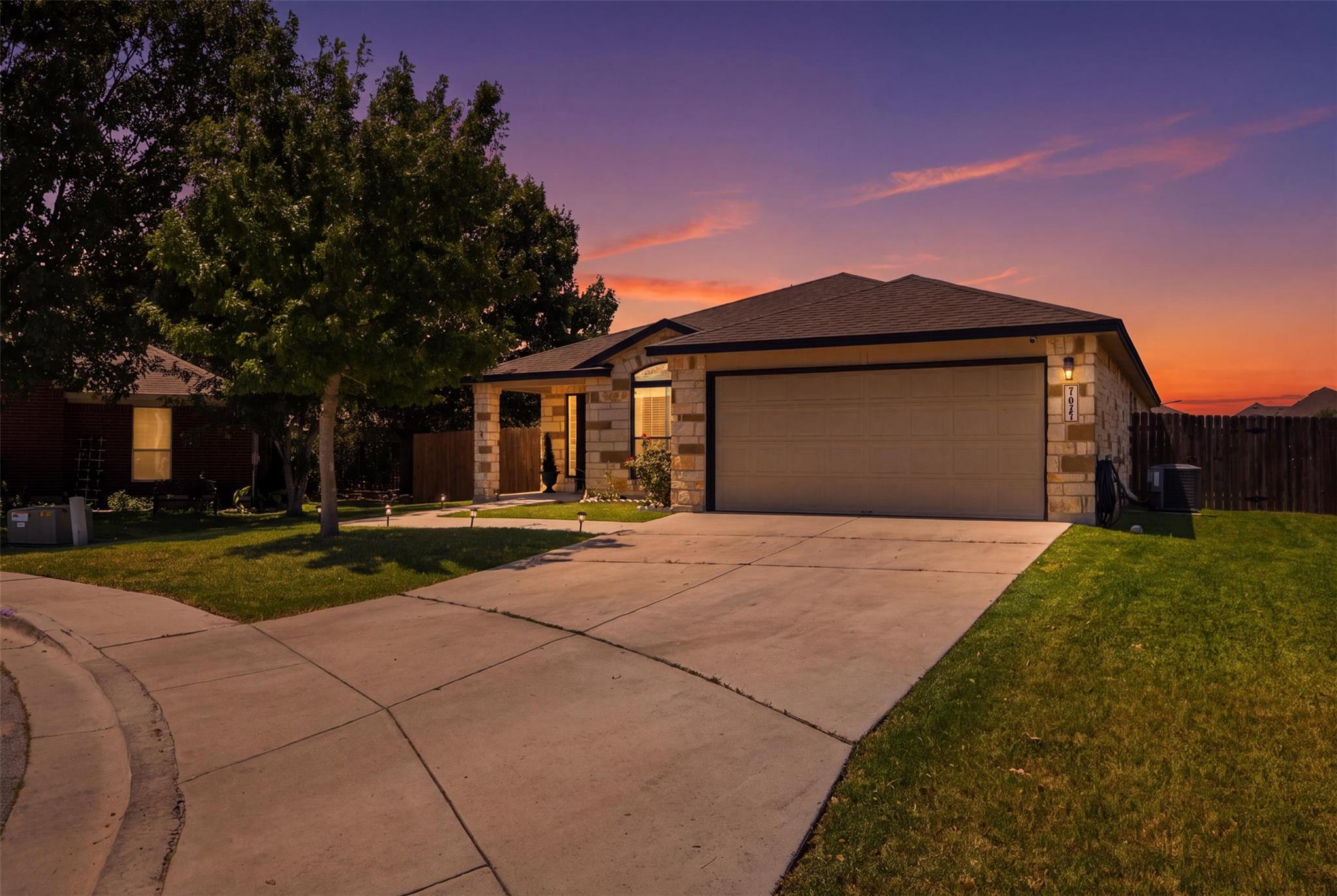 1617 Sunflower ST