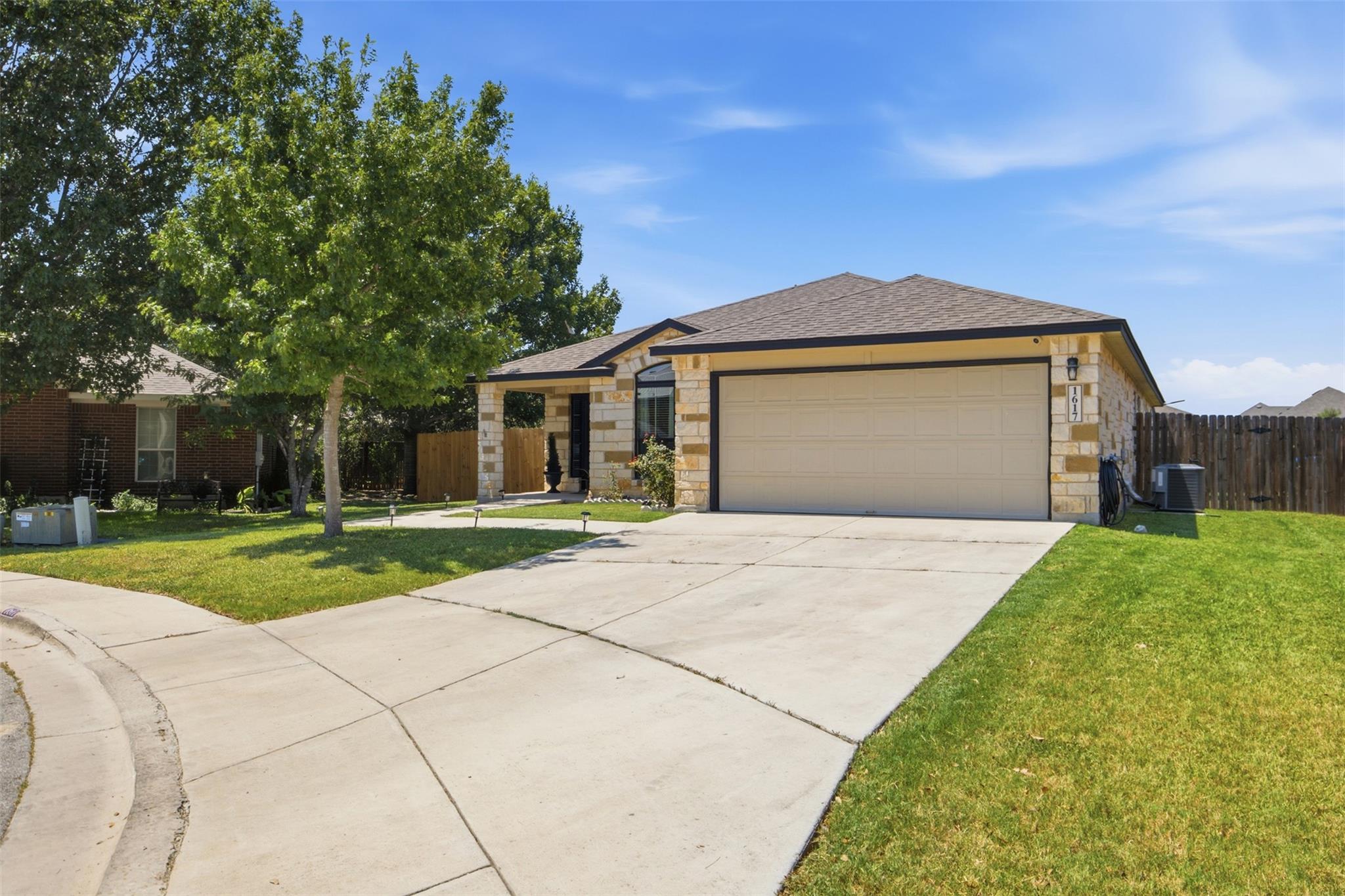 1617 Sunflower ST