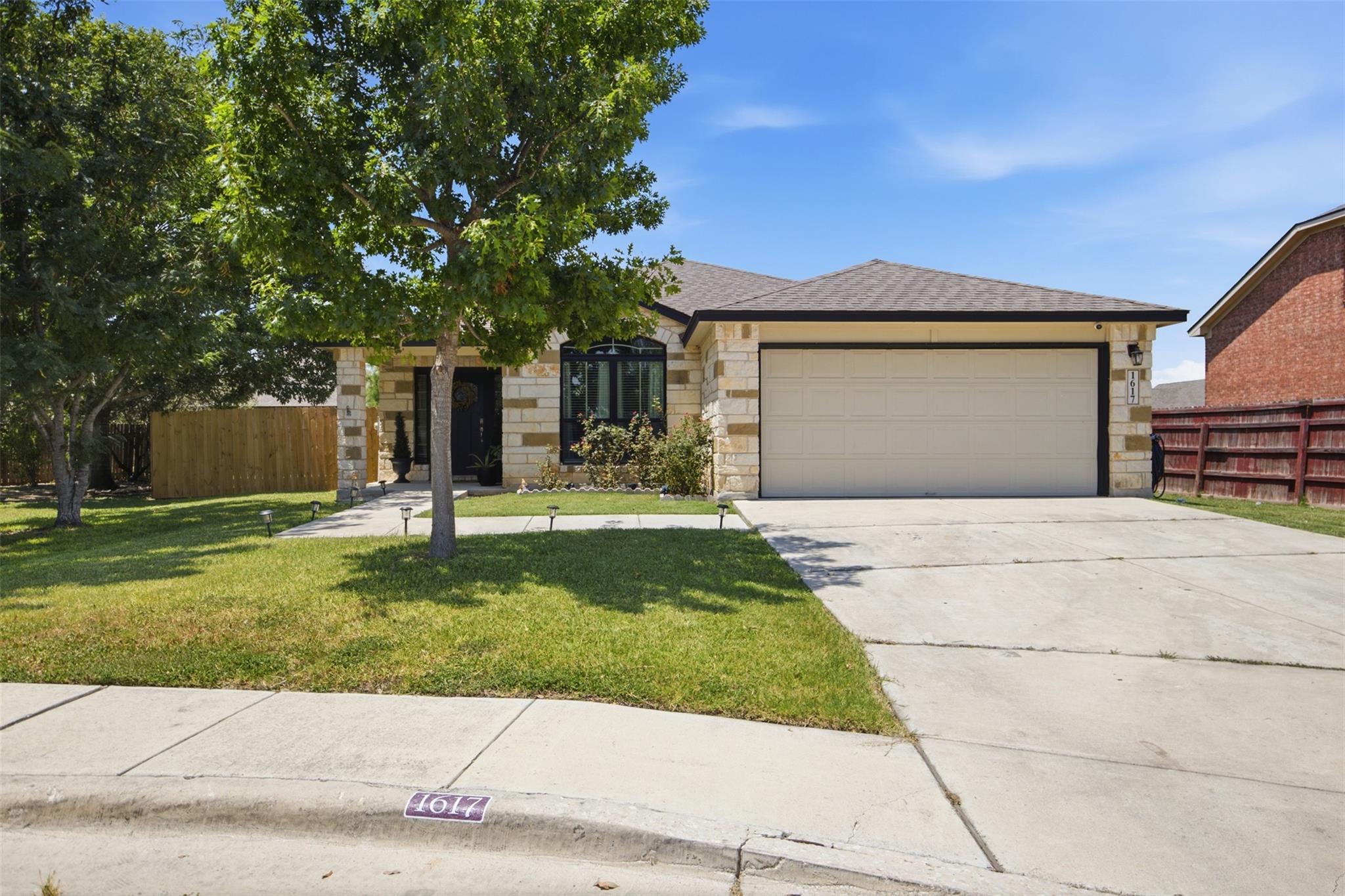 1617 Sunflower ST
