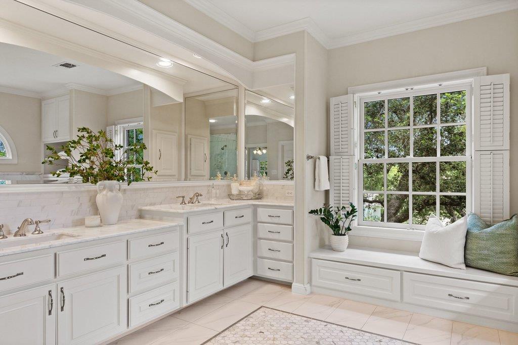 3608 Woodcutters WAY