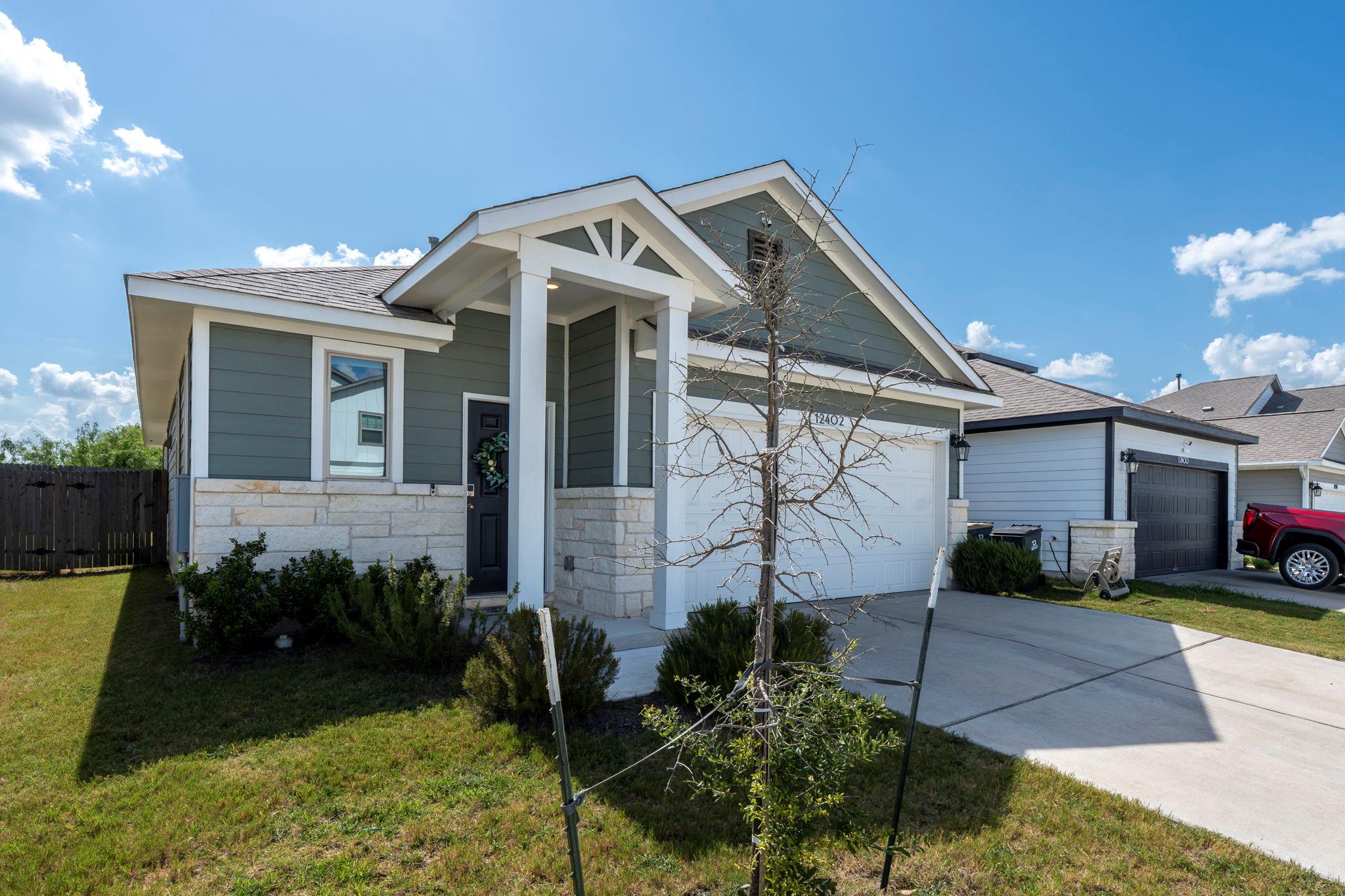 12402 Zenyatta DR