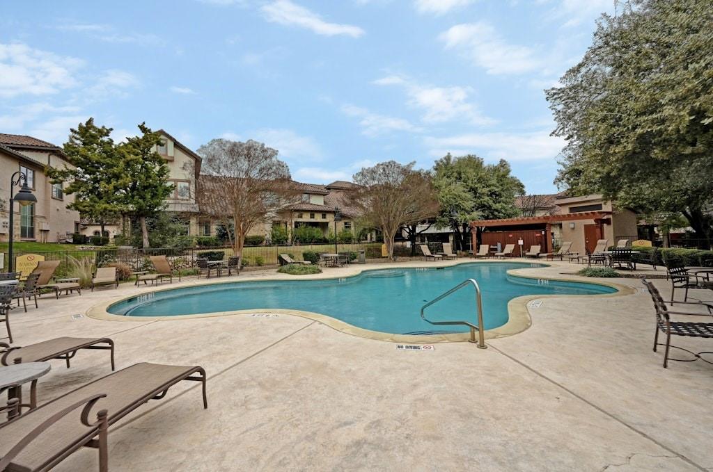 8200 Southwest PKWY # 302