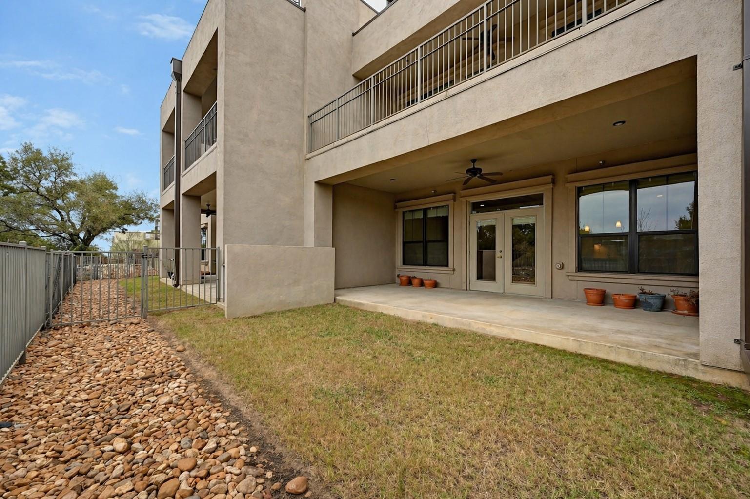8200 Southwest PKWY # 302