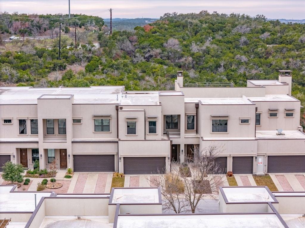8200 Southwest PKWY # 302