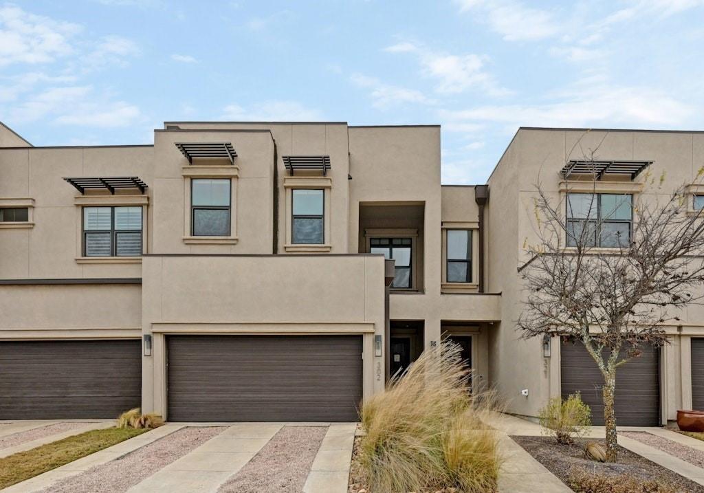 8200 Southwest PKWY # 302