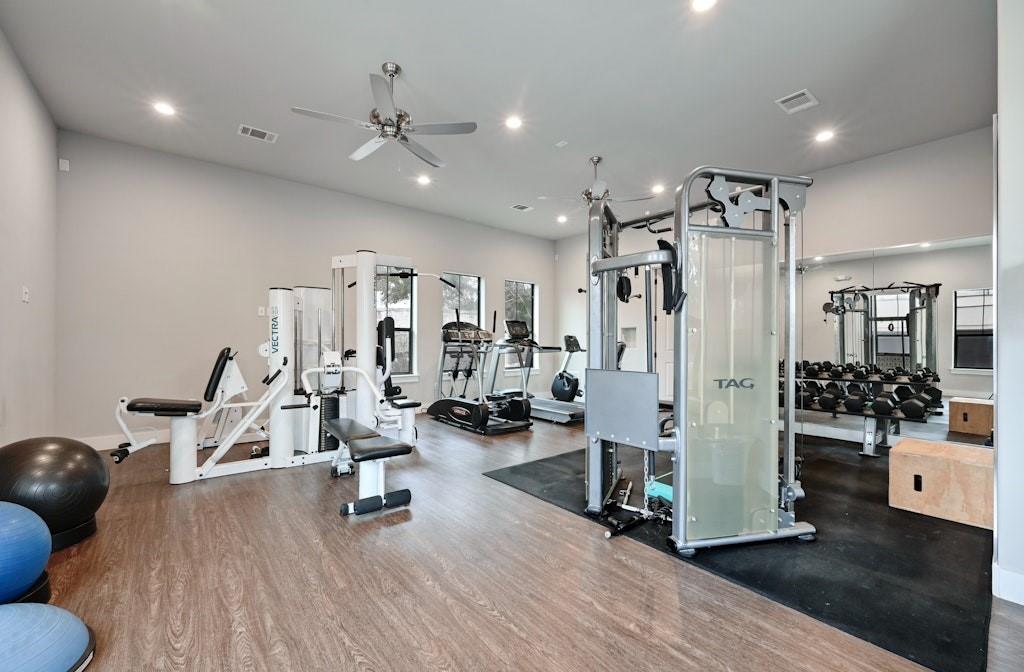 8200 Southwest PKWY # 302