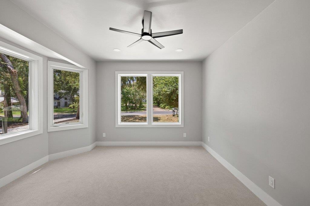 2101 Stamford LN