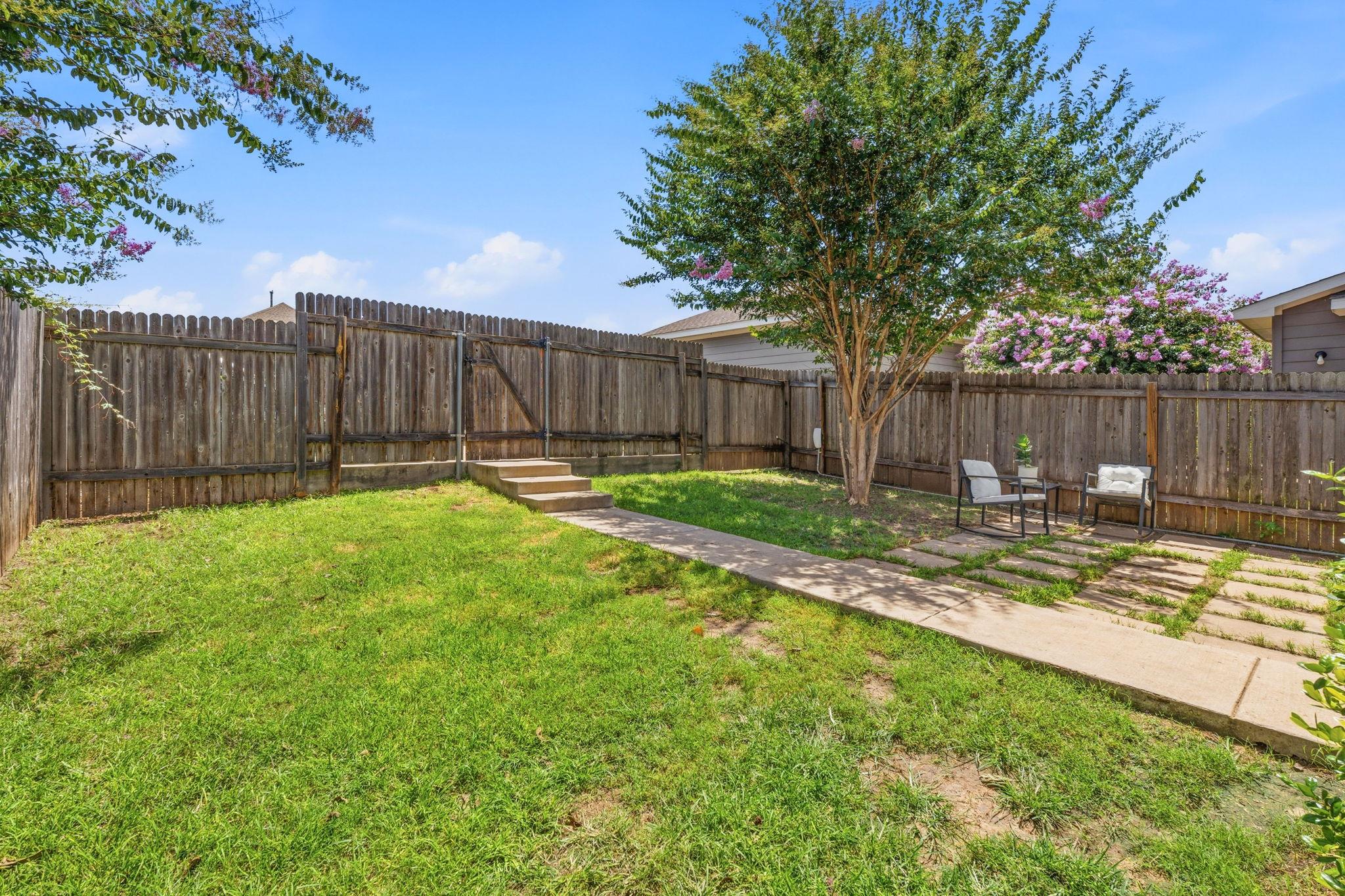 162 Friendship Oak DR