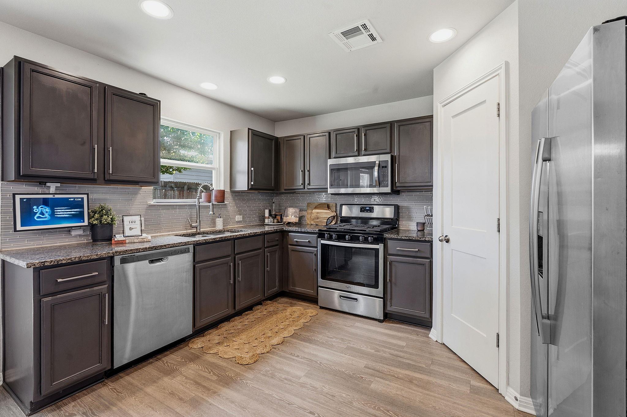 162 Friendship Oak DR