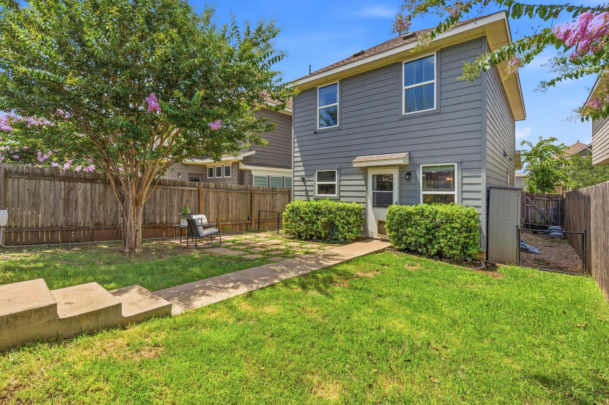 162 Friendship Oak DR