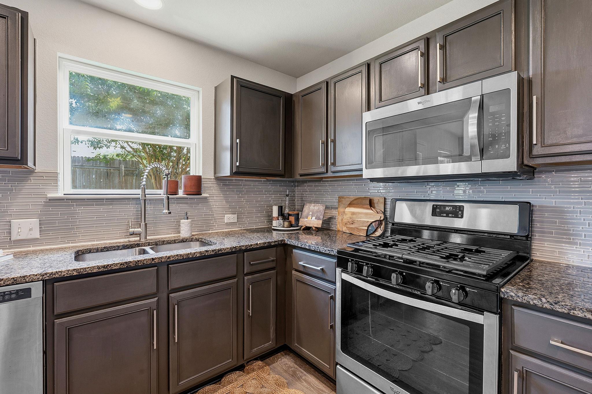 162 Friendship Oak DR