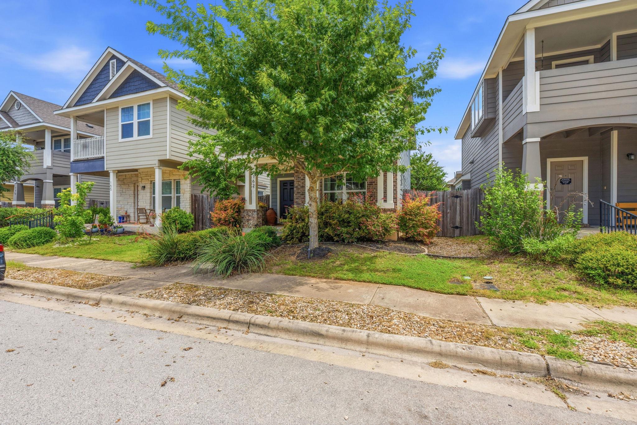 162 Friendship Oak DR