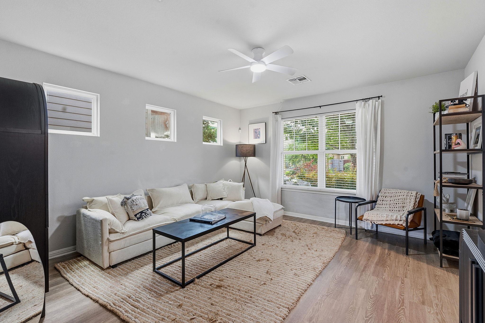 162 Friendship Oak DR