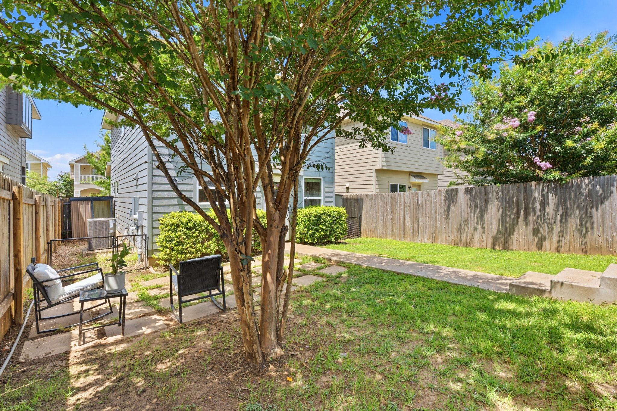 162 Friendship Oak DR