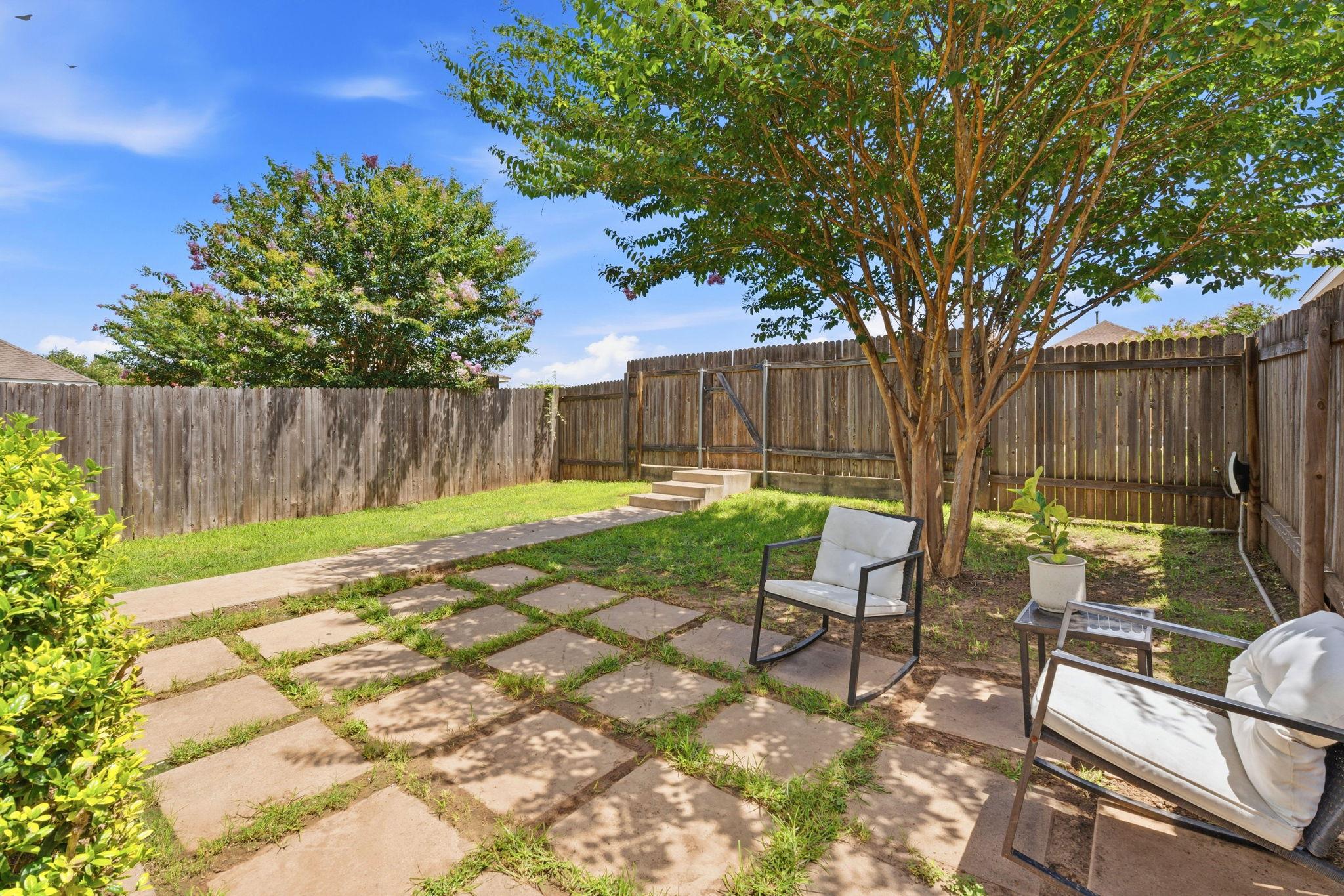 162 Friendship Oak DR