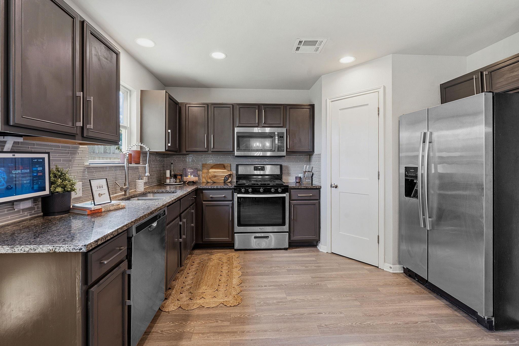 162 Friendship Oak DR