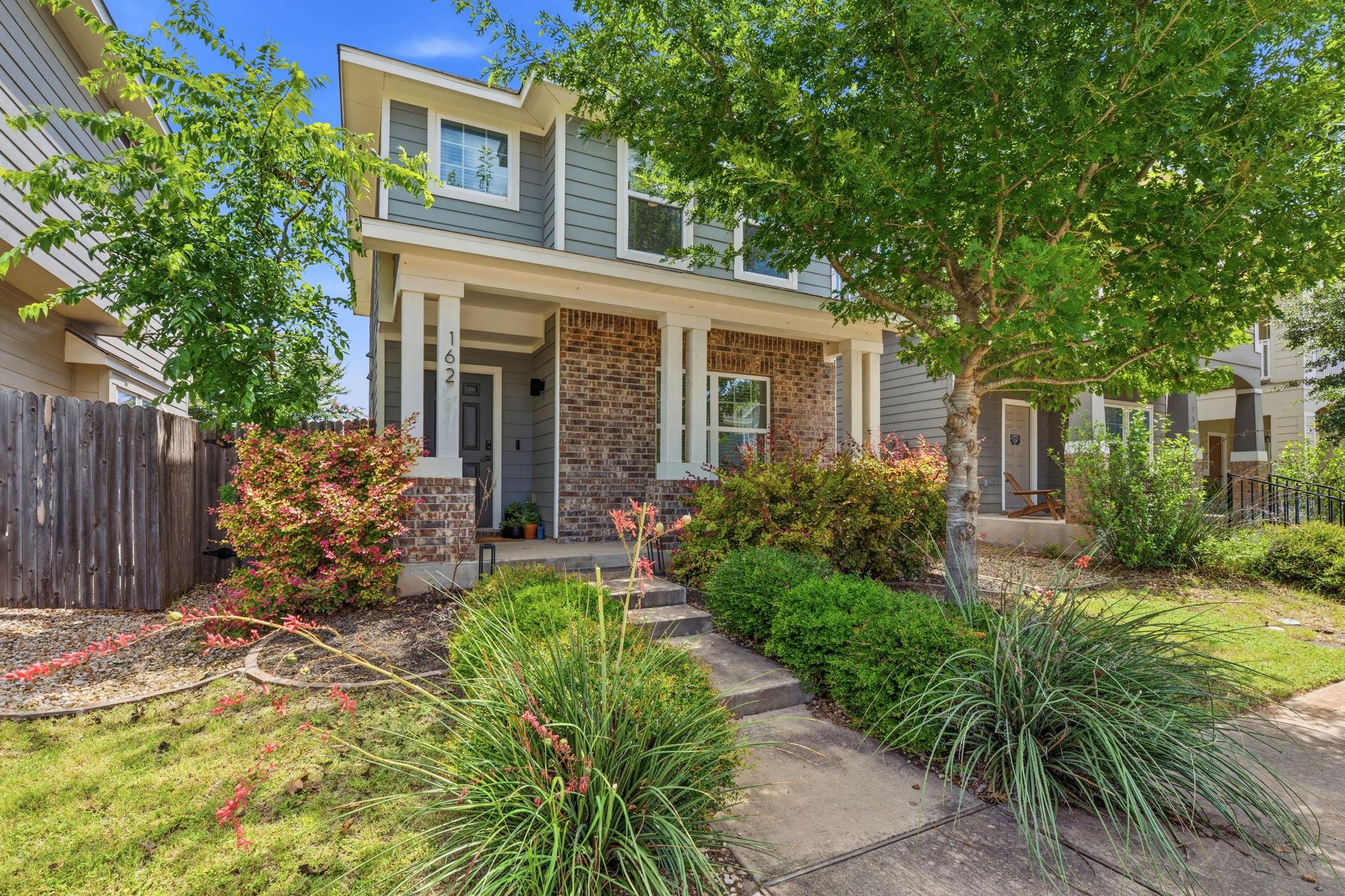 162 Friendship Oak DR