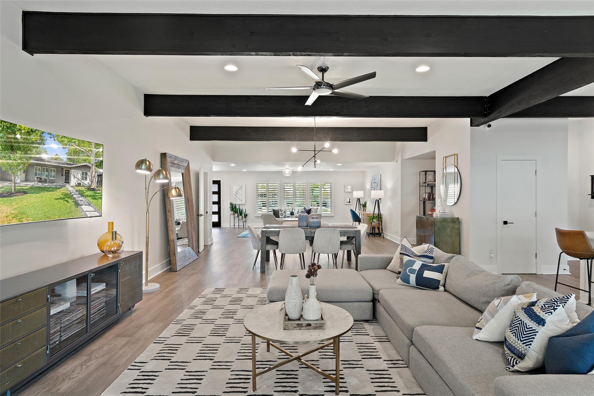 5721 Louise LN