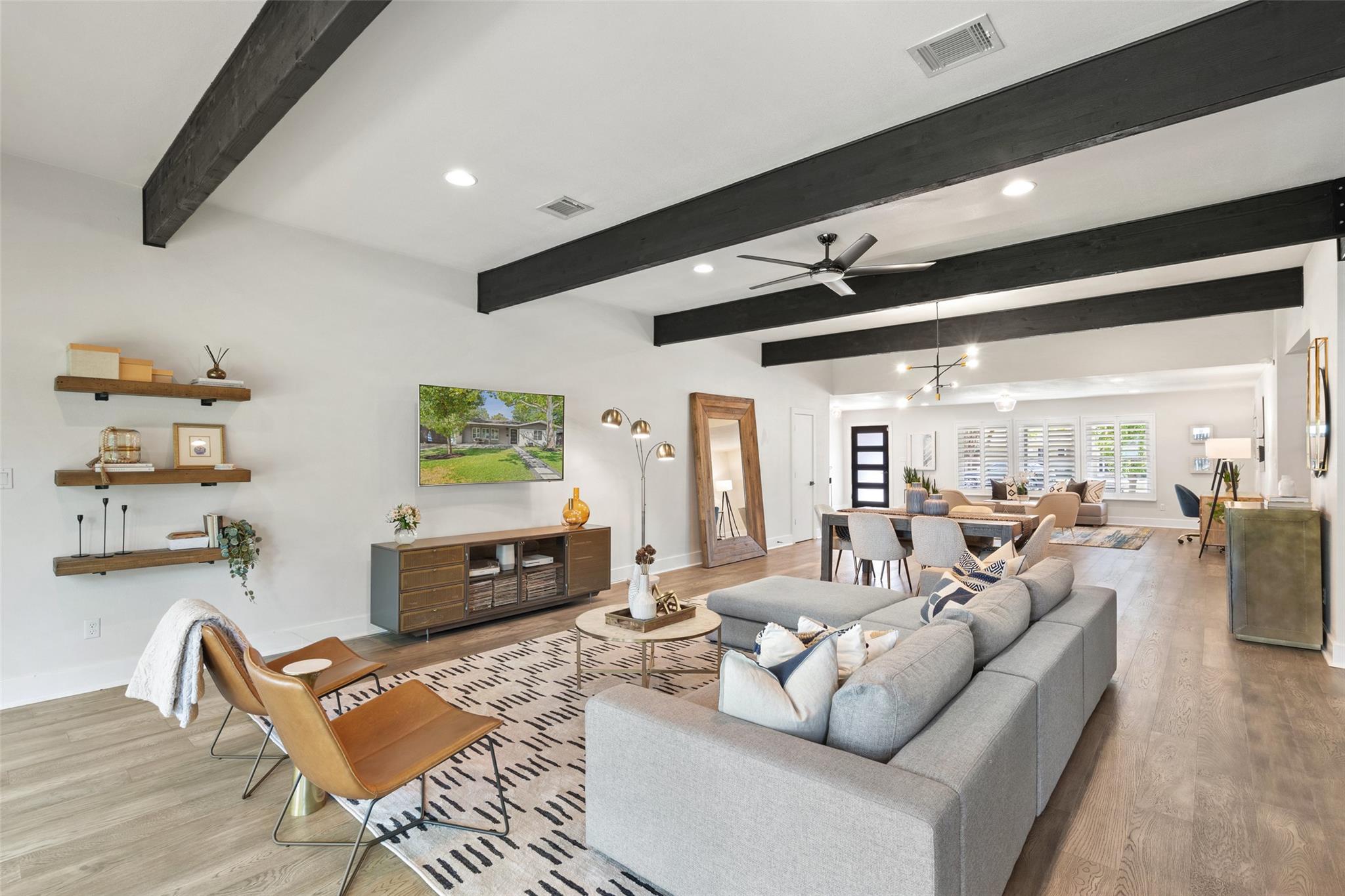 5721 Louise LN