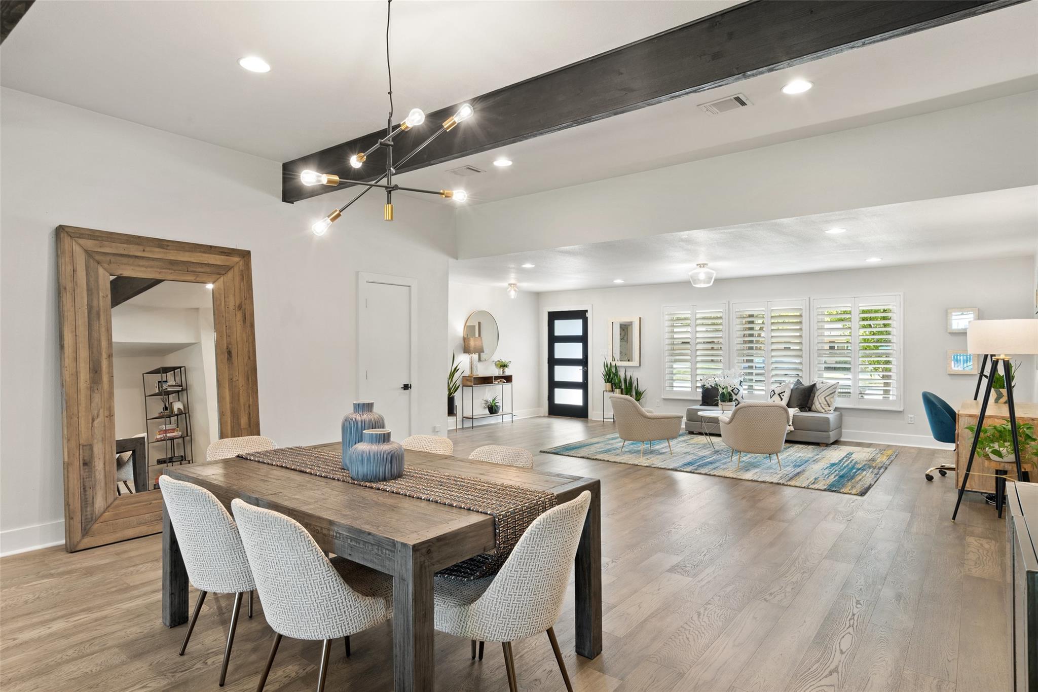 5721 Louise LN