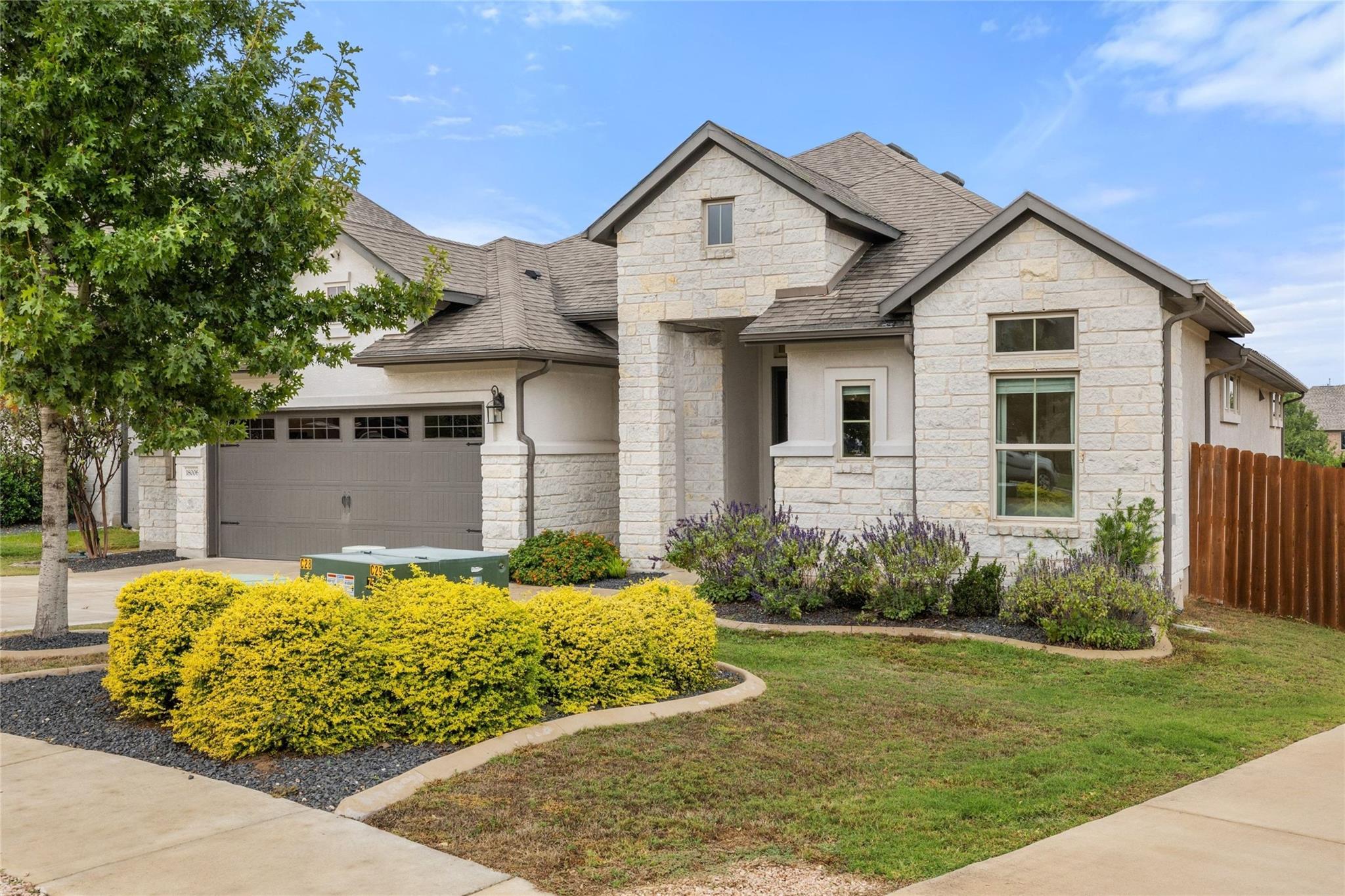 18006 Crofton CV