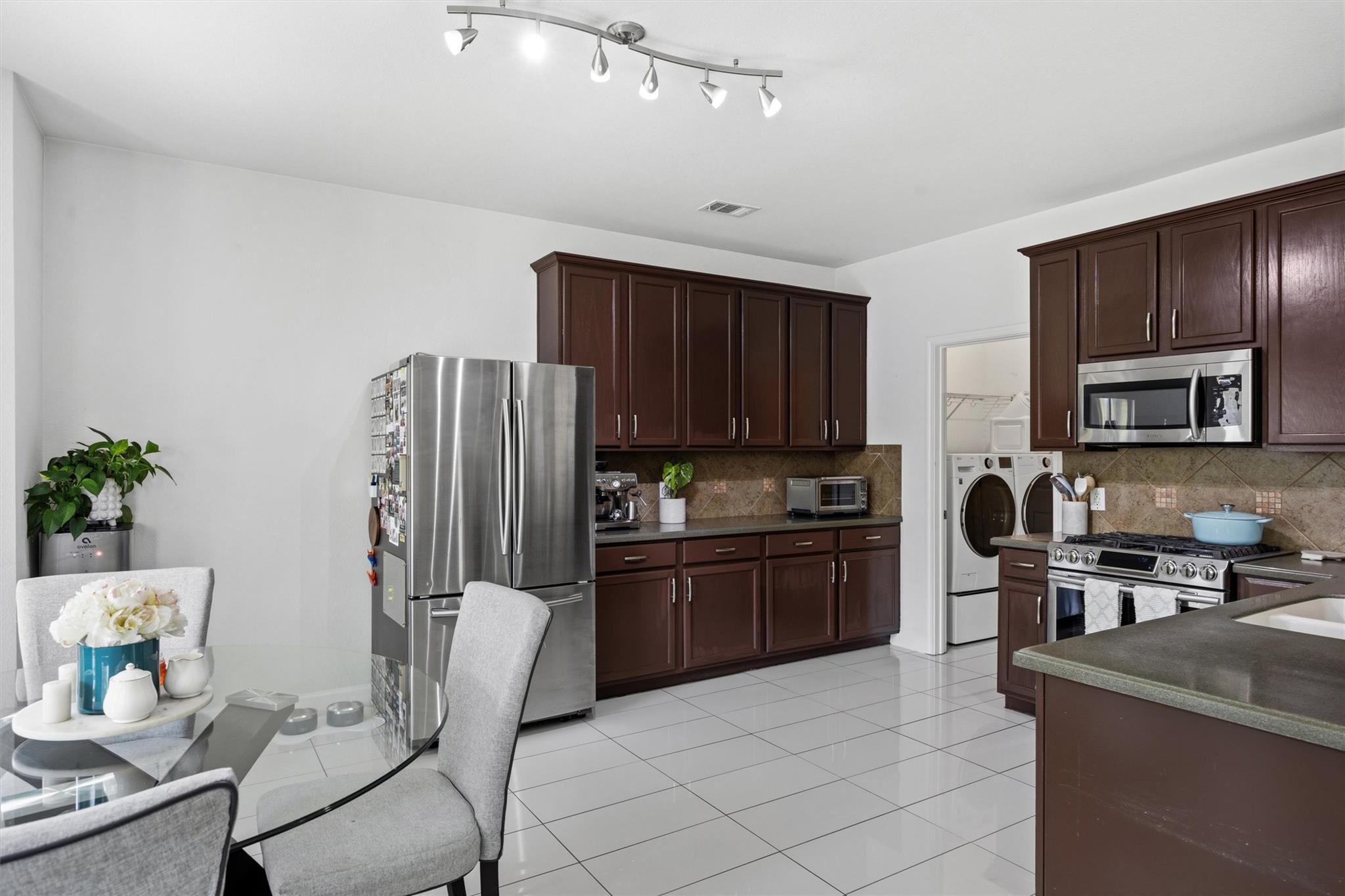 708 Bent Wood PL