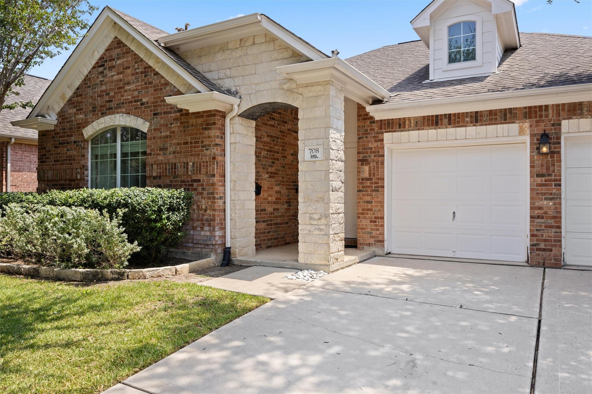 708 Bent Wood PL