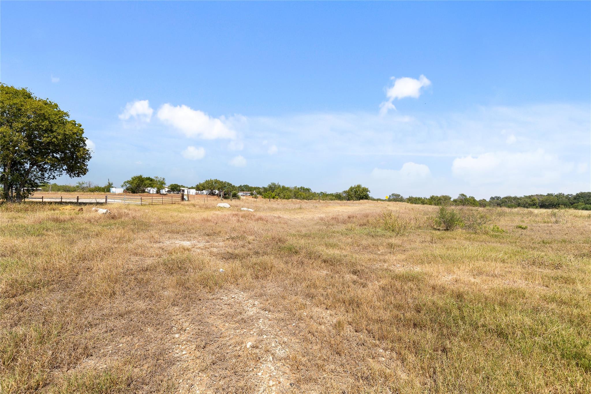 13686 E LOOP 1604 S LOOP