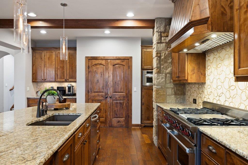 272 Whitney Woods CIR