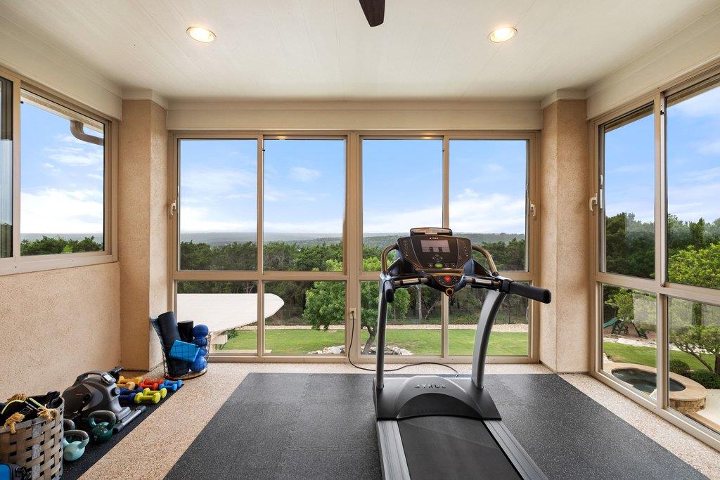 272 Whitney Woods CIR
