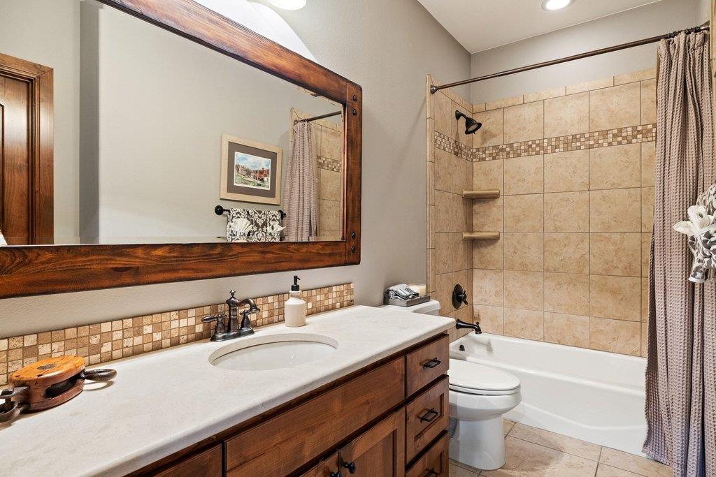 272 Whitney Woods CIR