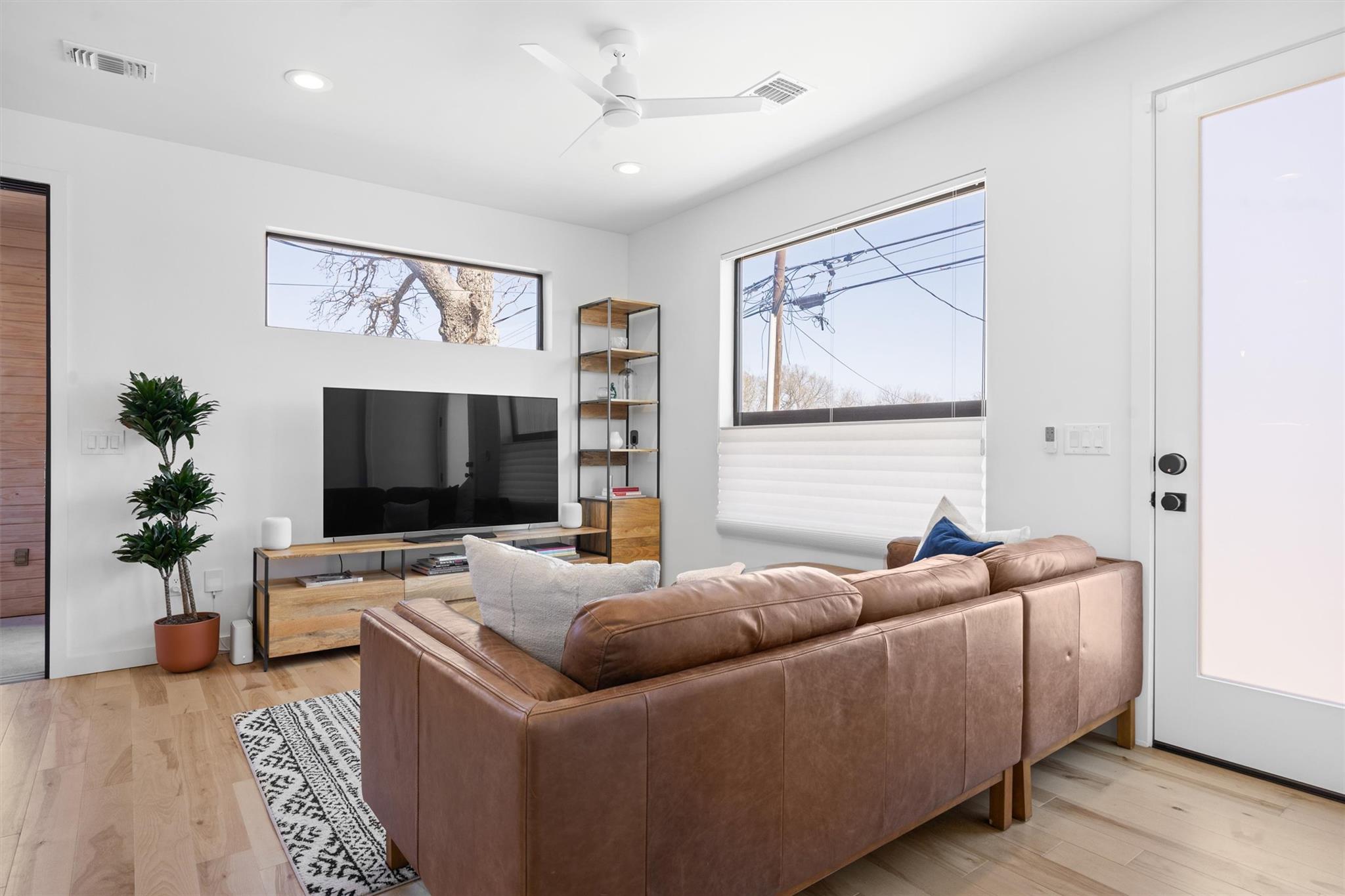 1202 Greenwood Ave