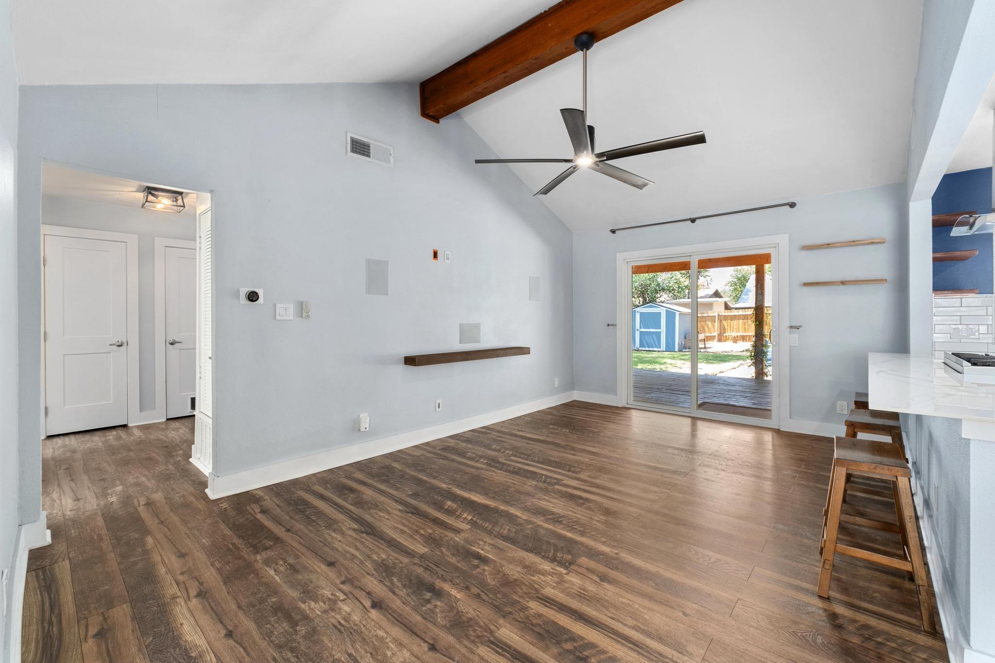 7404 Lunar DR